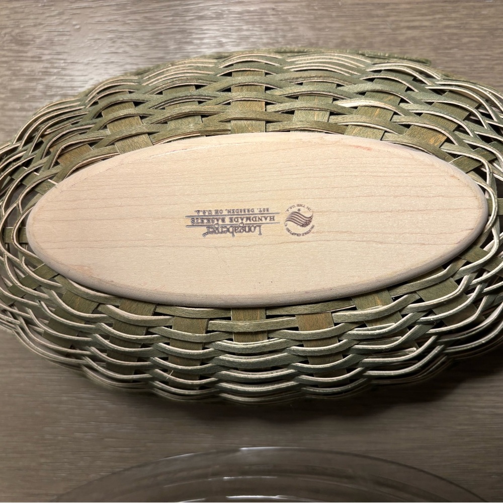 A Longaberger 2010 Oval Sage Green Color, with Teal color silk Hydranges. - Picture 9 of 16